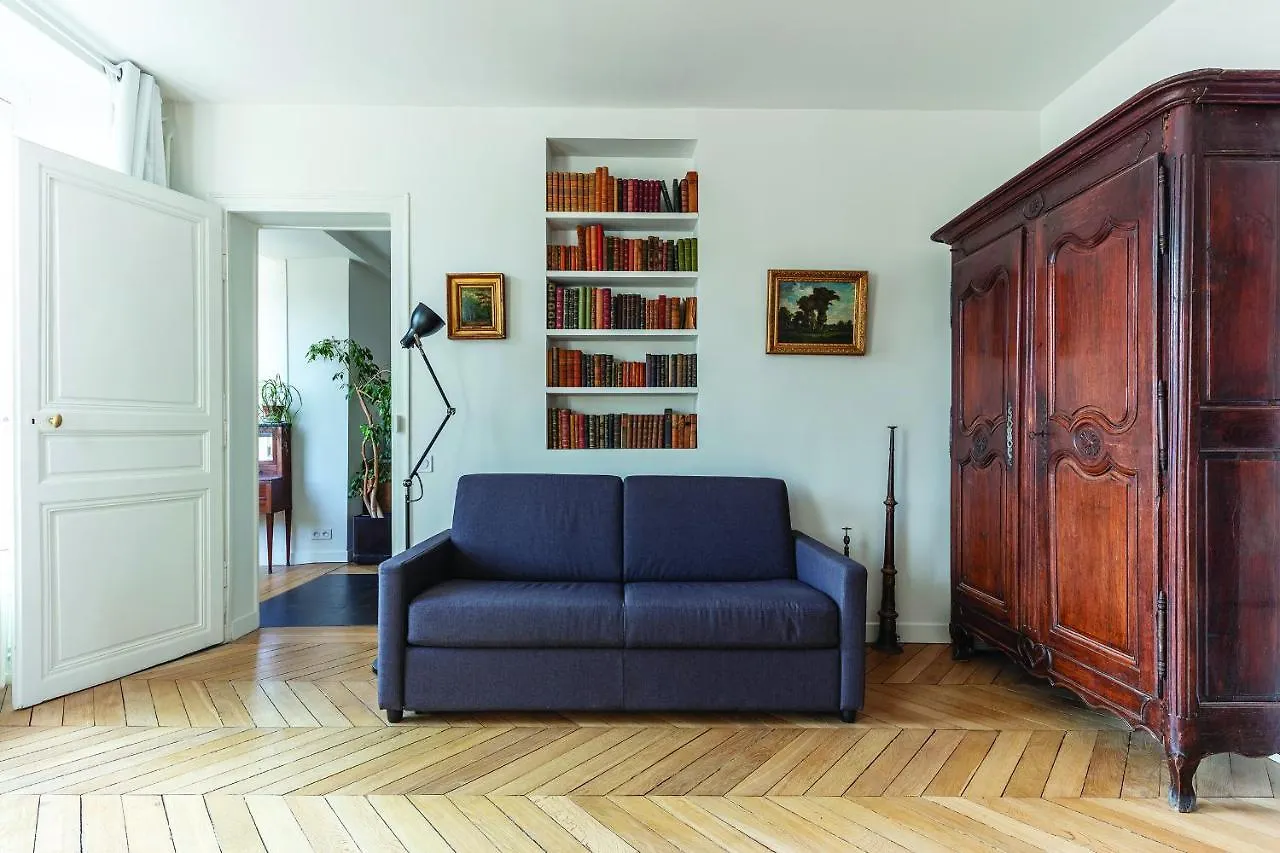 Historical Apartment - Odeon, Rive Gauche - 170 M2 Paris 0*,  França