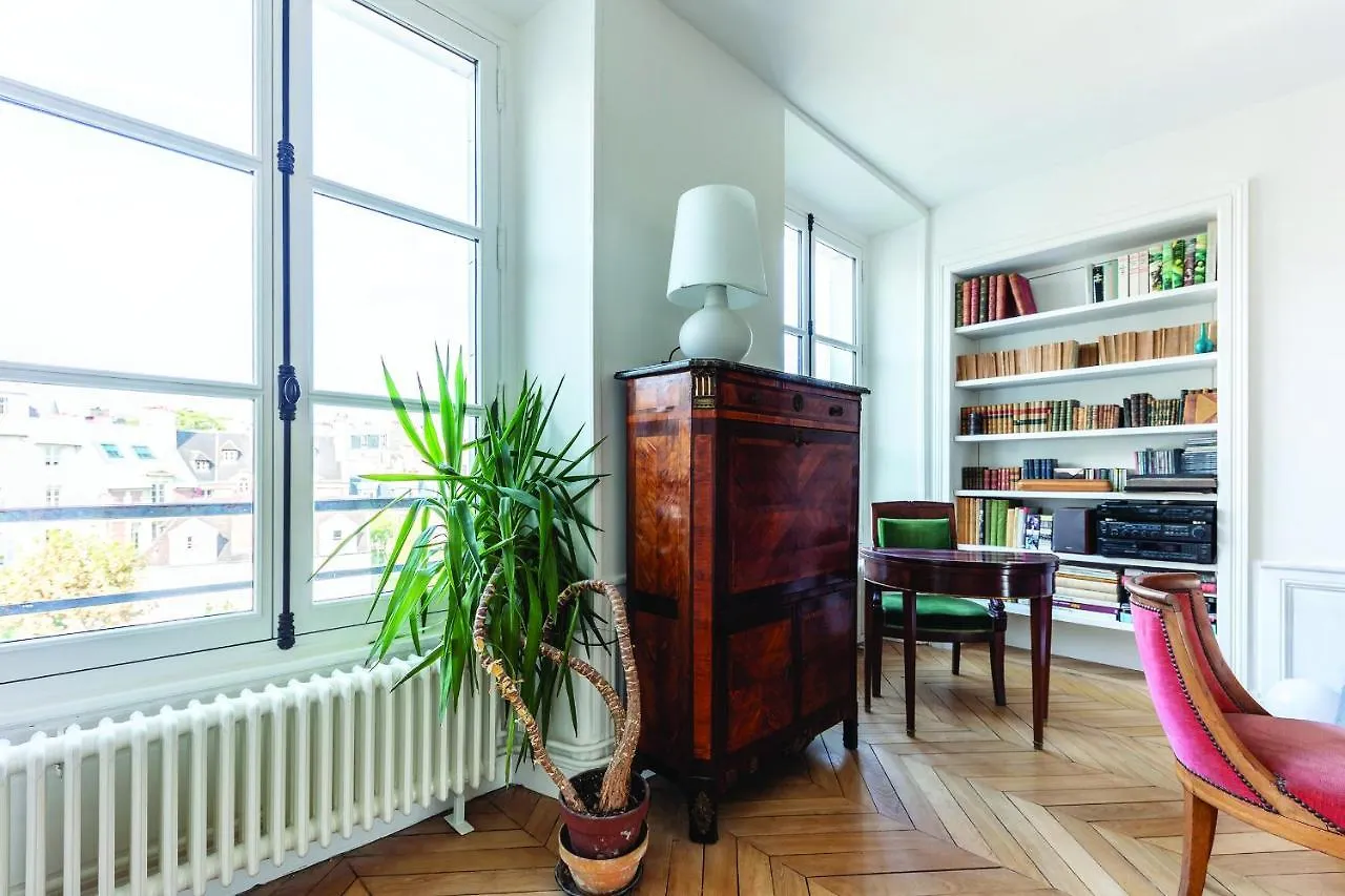Historical Apartment - Odeon, Rive Gauche - 170 M2 Paris